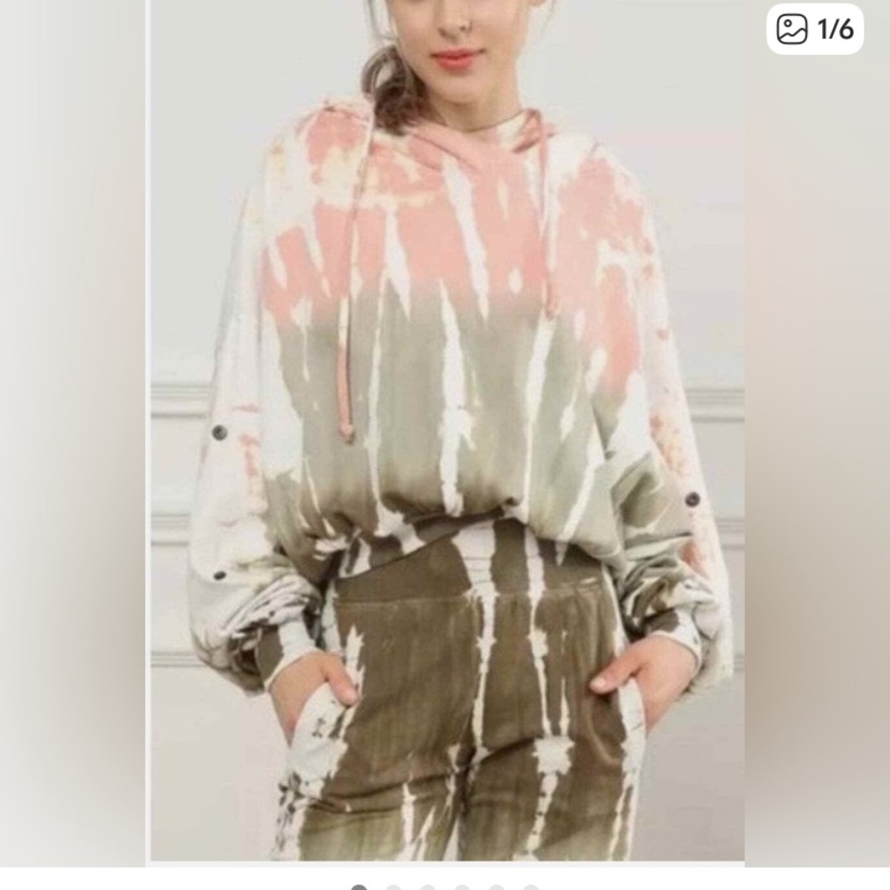 Young Fabulous & Broke Raissa Peach and Cream Tie-Dye Hoodie Size M L
